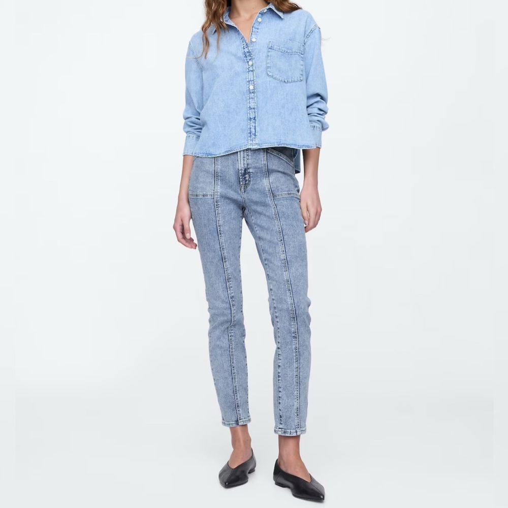 Gap jeans with seam style -Soft -Stretch -Medium wash -NWT - fits multiple sizes